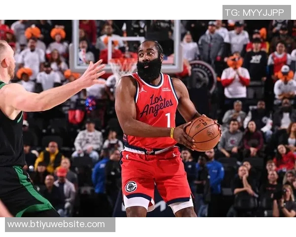 比尔谈快船新赛季展望与小卡哈登祖巴茨默契十足令人期待